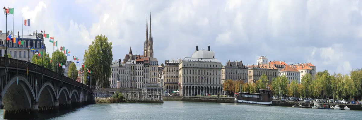 Image Pose abri de piscine Bayonne