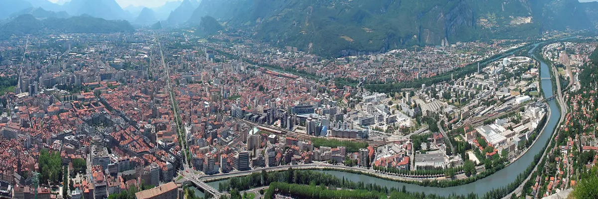 Image Pose abri de piscine Grenoble
