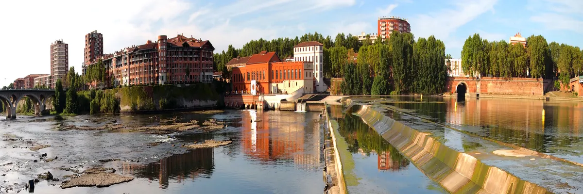 Image Pose abri de piscine Haute-Garonne